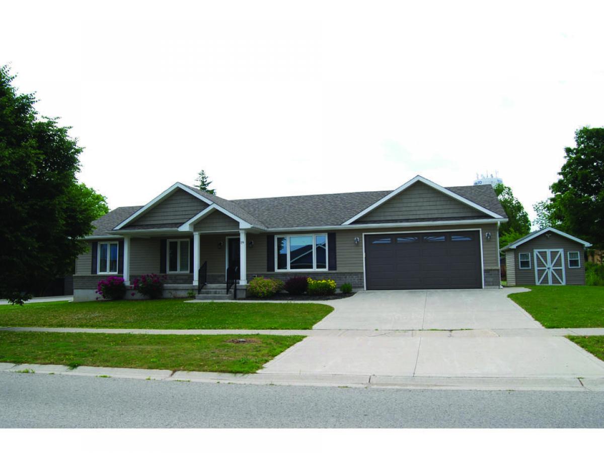 Picture of Home For Sale in Clifford, Ontario, Canada