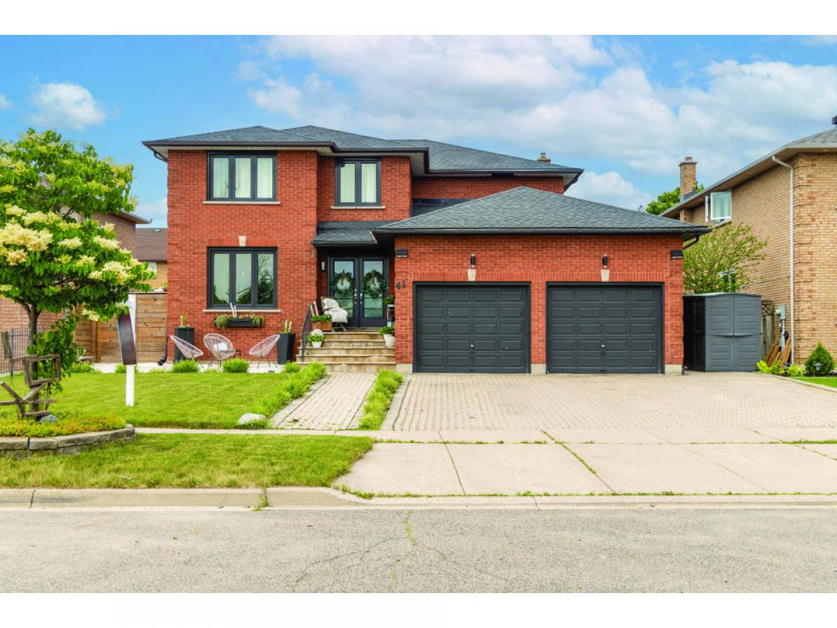 Picture of Home For Sale in Hamilton, Ontario, Canada