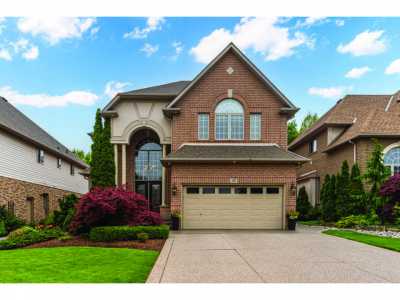 Home For Sale in Ancaster, Canada