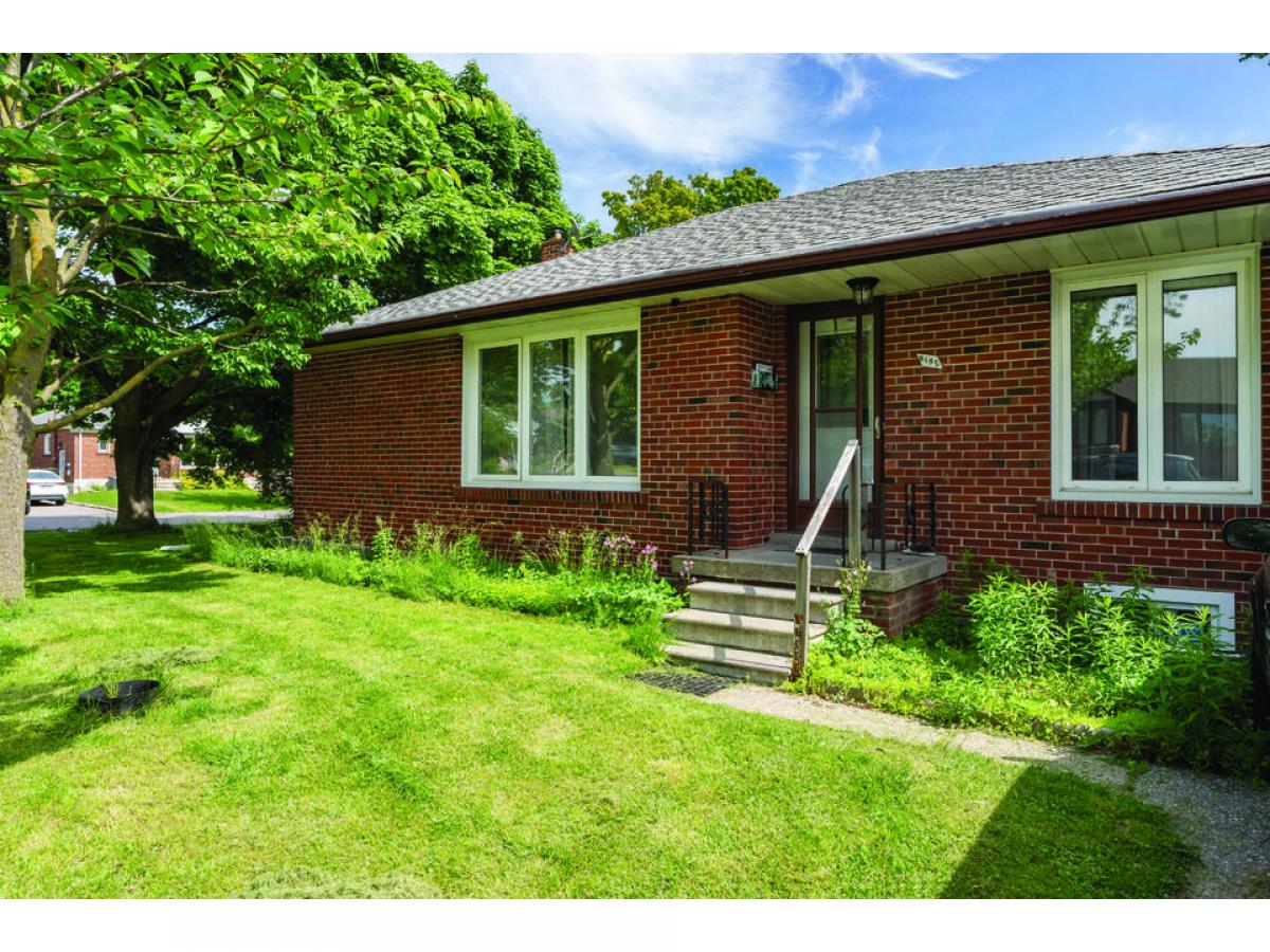 Picture of Home For Sale in Toronto, Ontario, Canada