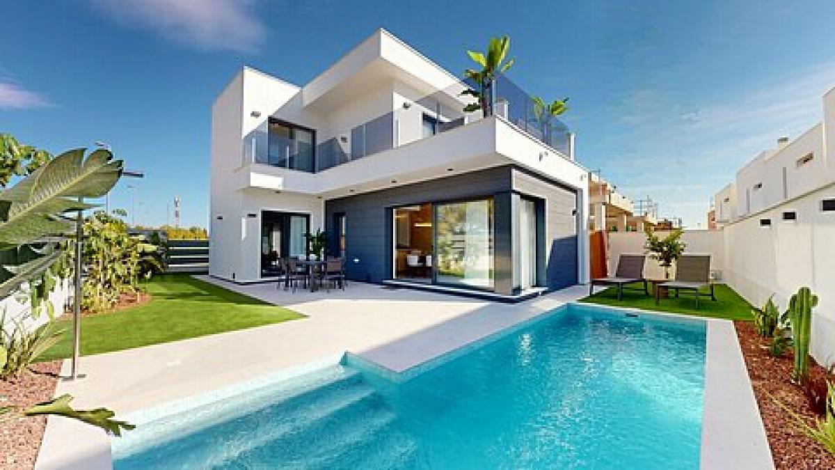 Picture of Villa For Sale in Los Alcazares, Alicante, Spain