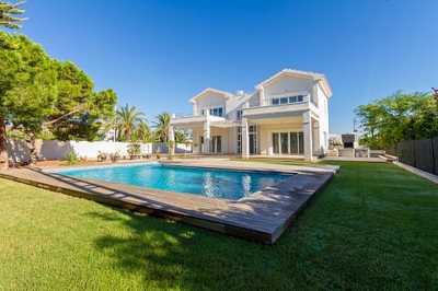 Villa For Sale in Cabo Roig, Spain