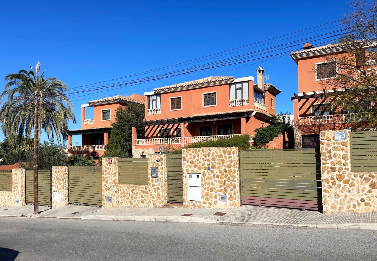 Picture of Villa For Sale in Torrevieja, Alicante, Spain