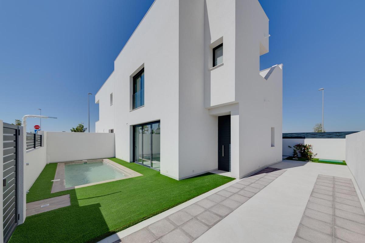 Picture of Villa For Sale in Benijofar, Alicante, Spain