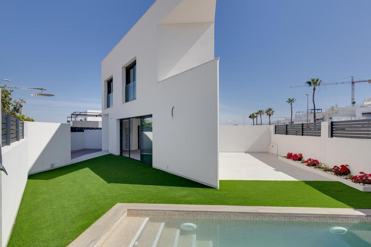 Picture of Villa For Sale in Benijofar, Alicante, Spain