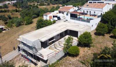 Villa For Sale in Sao Bras de Alportel, Portugal