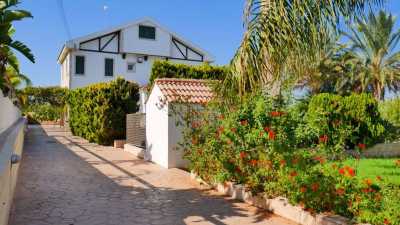 Villa For Sale in 