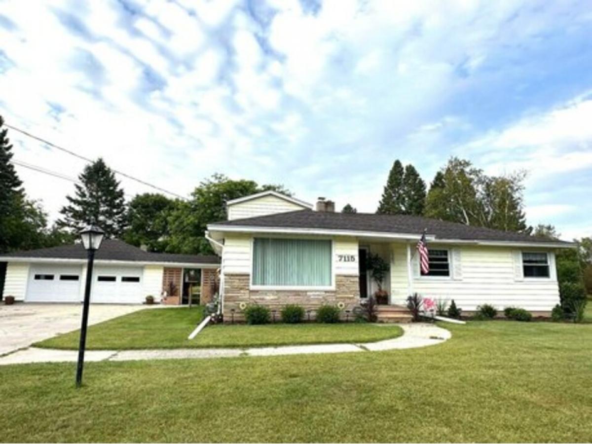 Picture of Home For Sale in Hubbard Lake, Michigan, United States