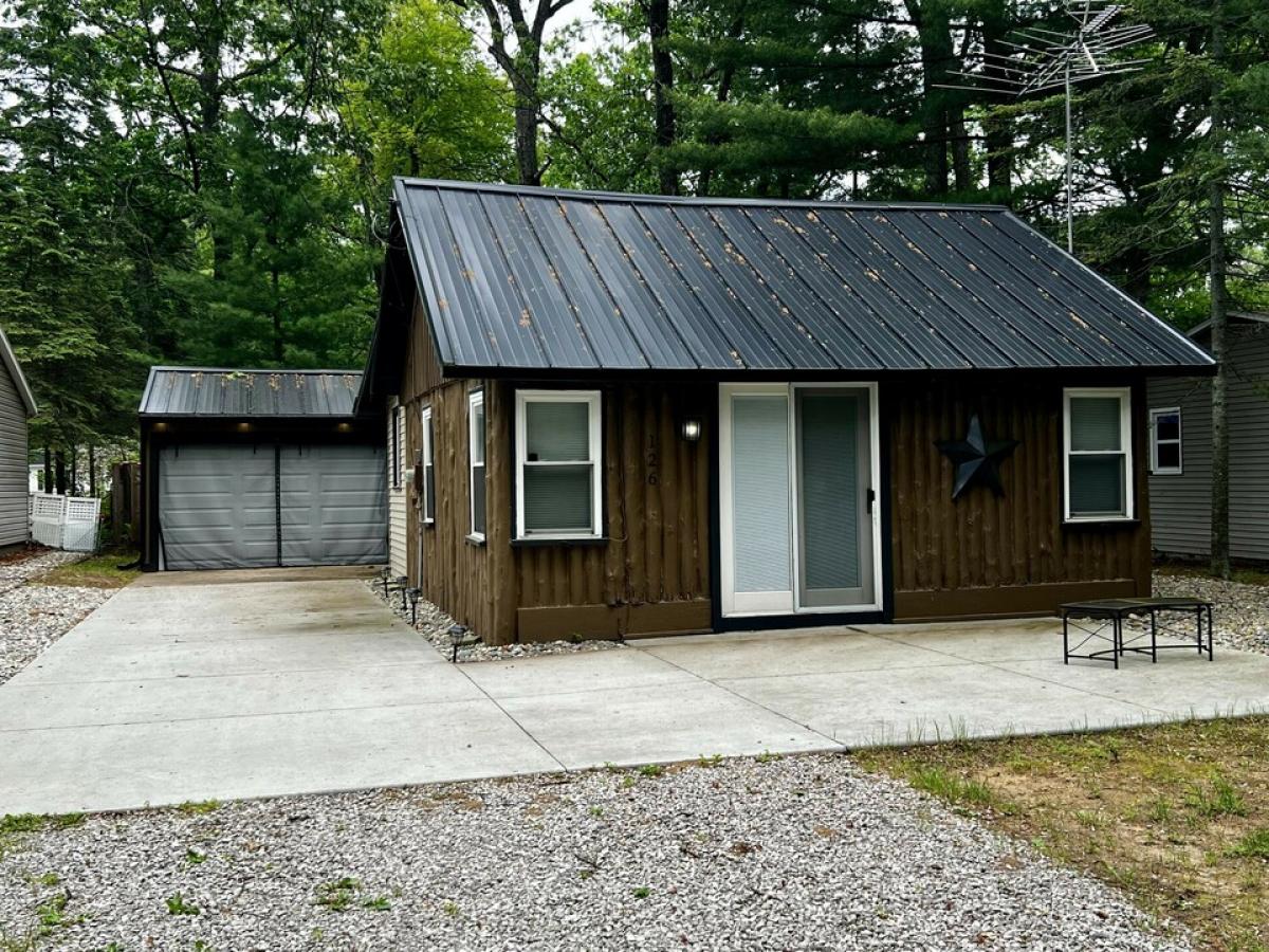 Picture of Home For Sale in Prudenville, Michigan, United States