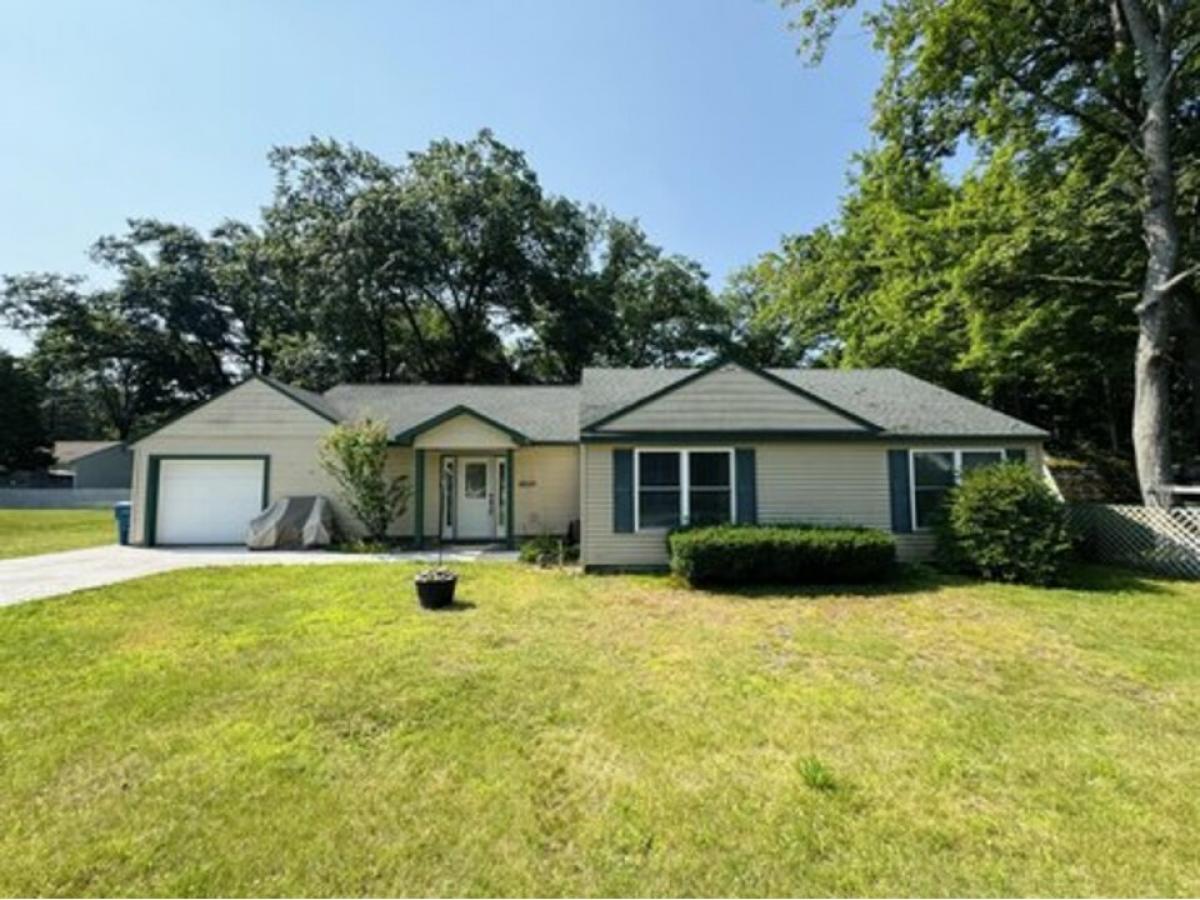 Picture of Home For Sale in Houghton Lake, Michigan, United States