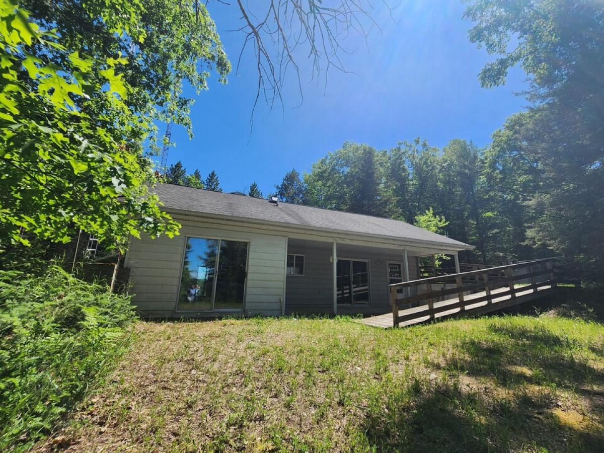 Picture of Home For Sale in Mio, Michigan, United States