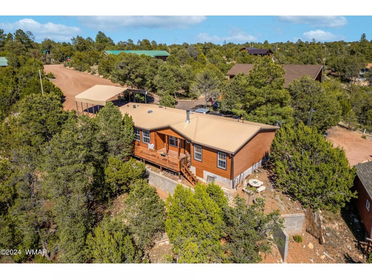 Picture of Home For Sale in Overgaard, Arizona, United States