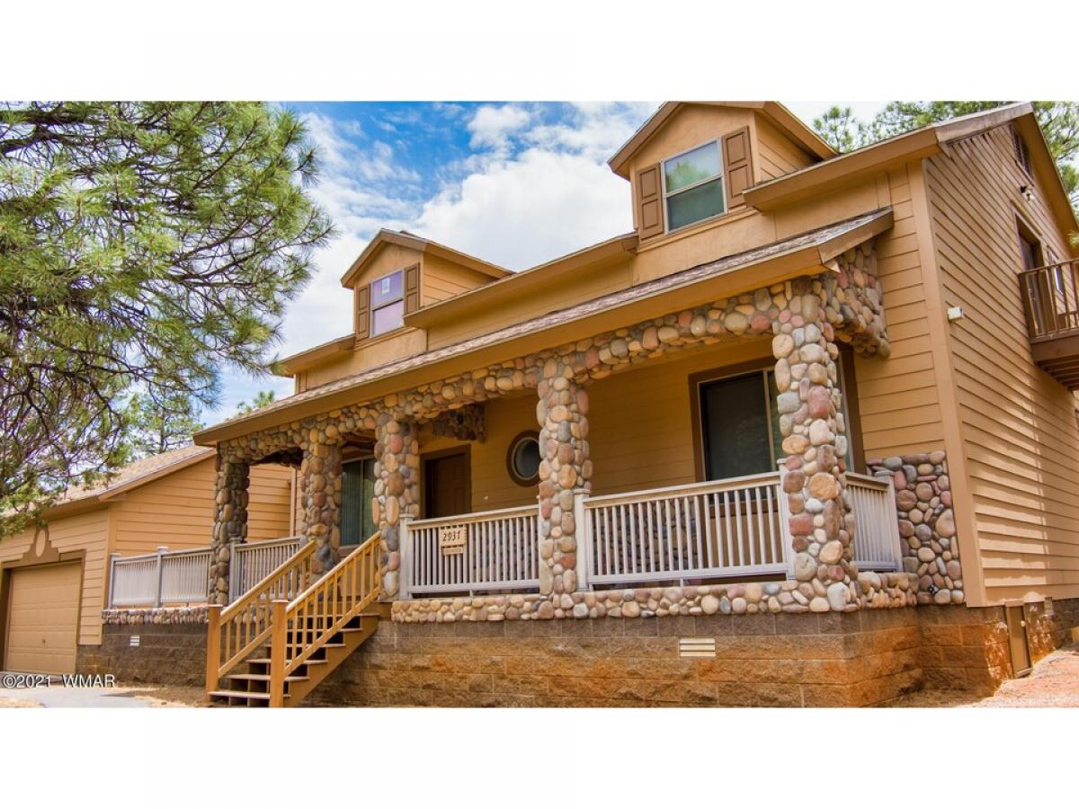 Picture of Home For Sale in Overgaard, Arizona, United States