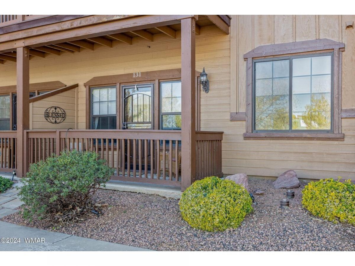 Picture of Home For Sale in Overgaard, Arizona, United States