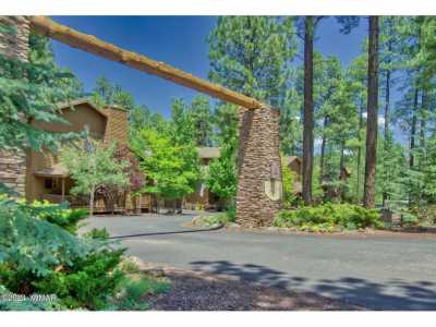 Home For Sale in Pinetop, Arizona