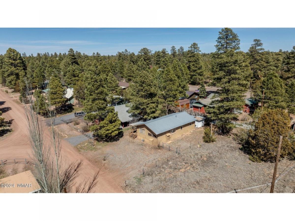 Picture of Home For Sale in Overgaard, Arizona, United States