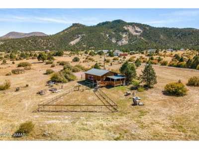 Home For Sale in Nutrioso, Arizona