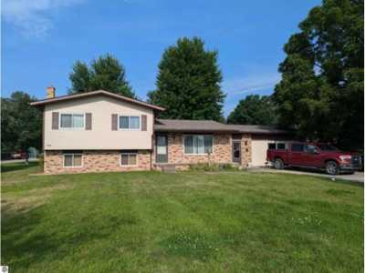 Home For Sale in Standish, Michigan