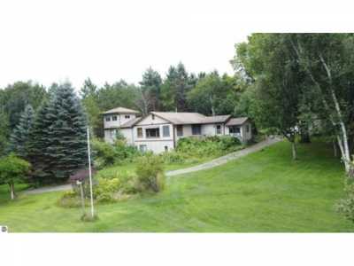 Home For Sale in West Branch, Michigan