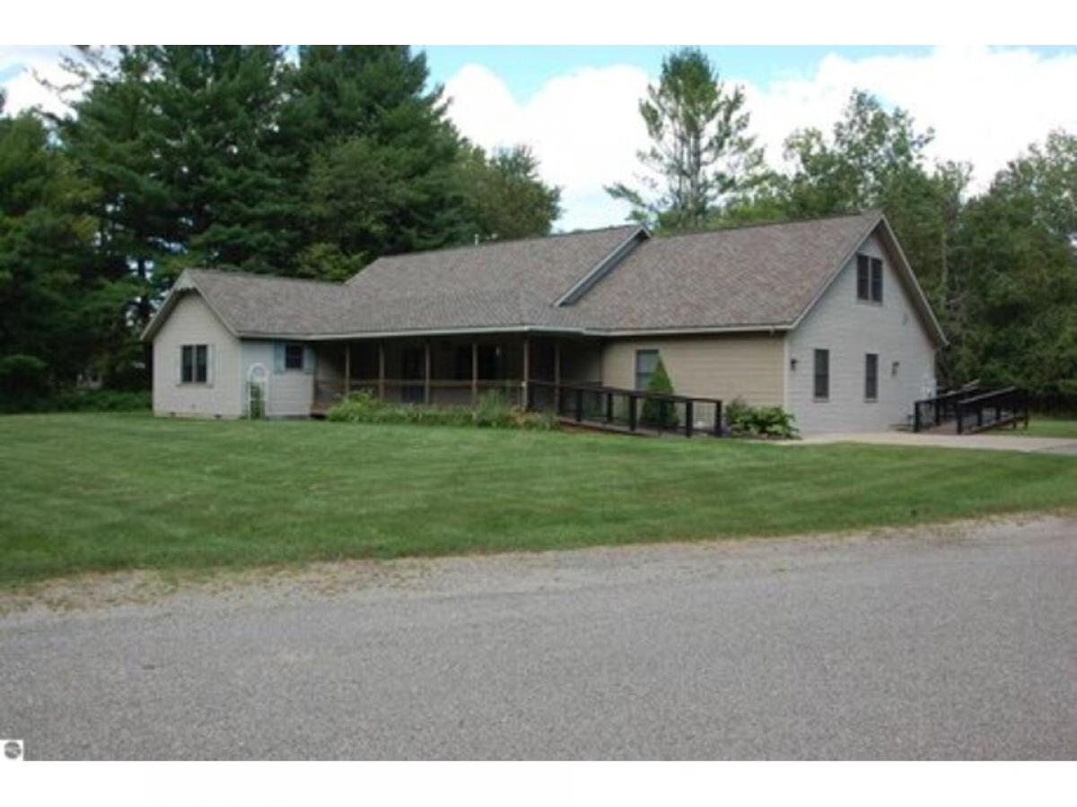 Picture of Home For Sale in West Branch, Michigan, United States