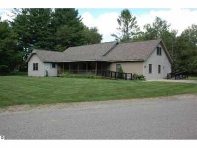 Home For Sale in West Branch, Michigan