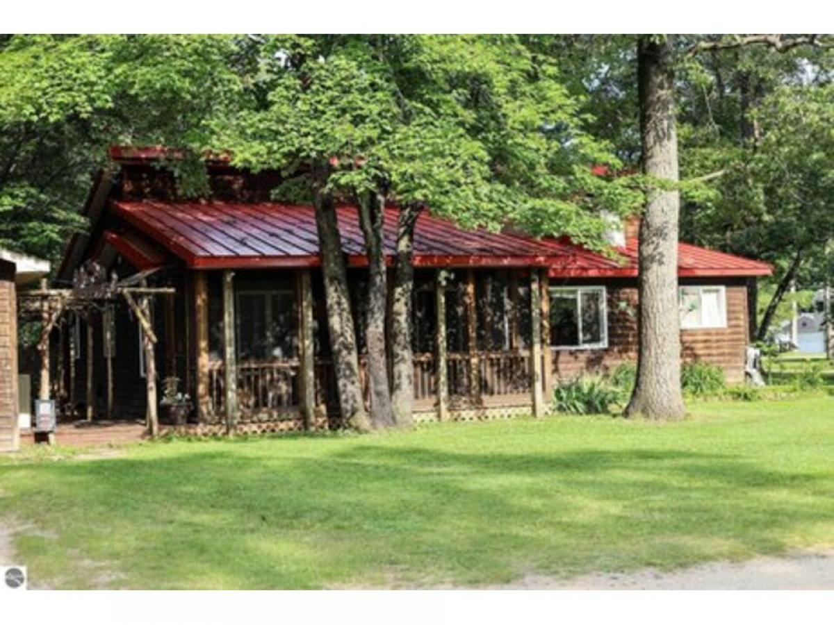 Picture of Home For Sale in Oscoda, Michigan, United States