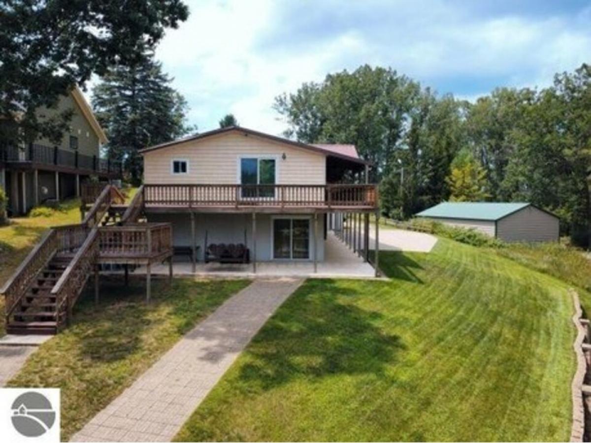 Picture of Home For Sale in West Branch, Michigan, United States