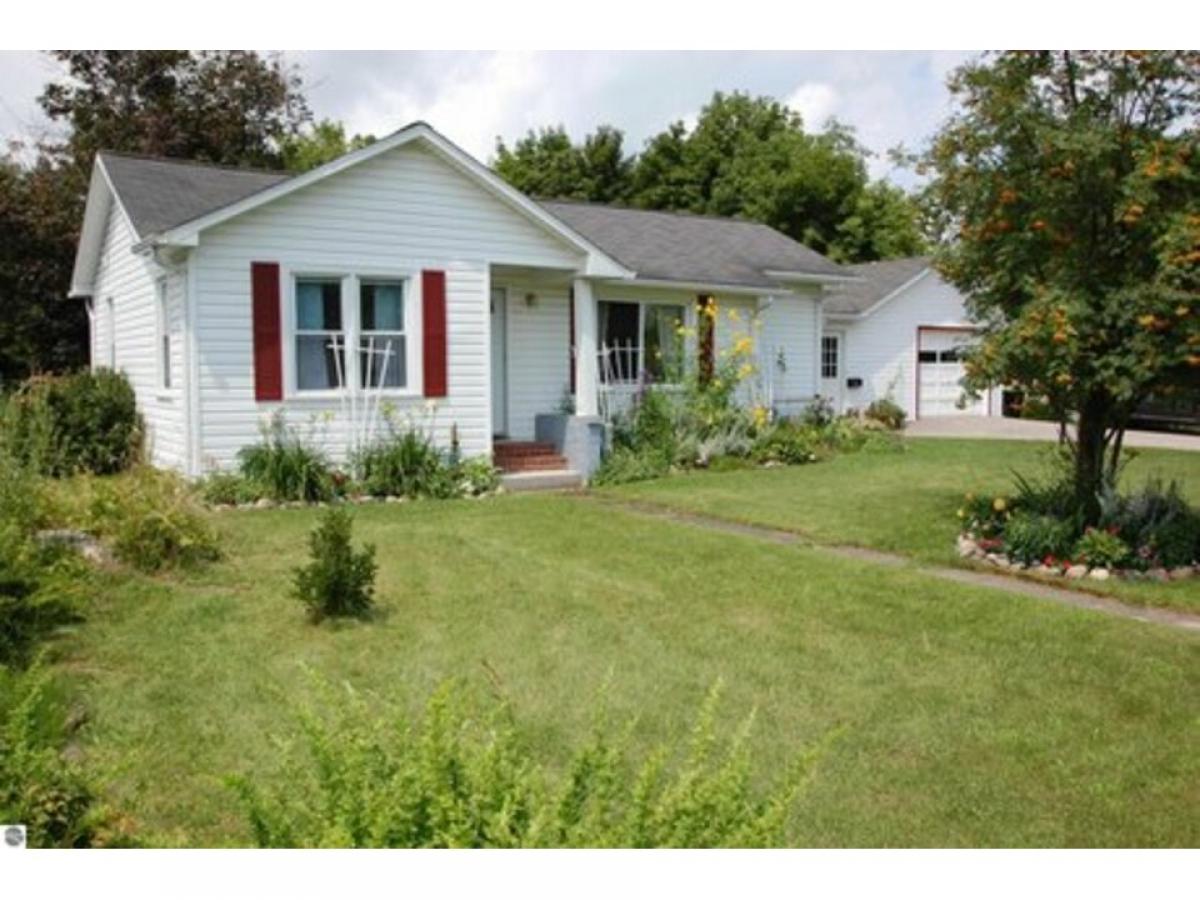 Picture of Home For Sale in West Branch, Michigan, United States