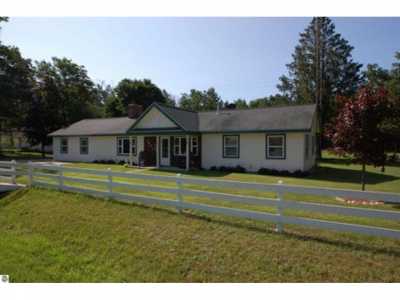 Home For Sale in West Branch, Michigan