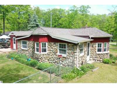 Home For Sale in Rose City, Michigan