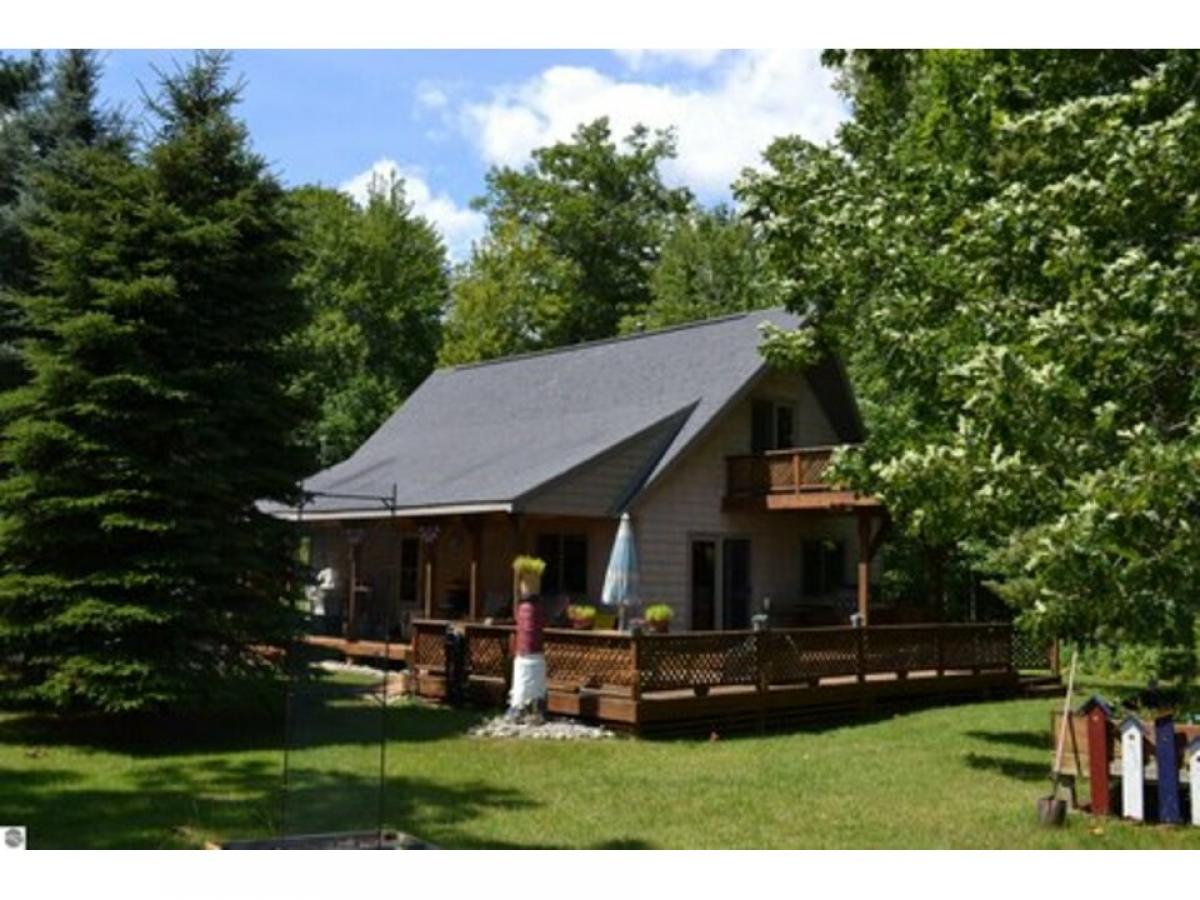 Picture of Home For Sale in Oscoda, Michigan, United States