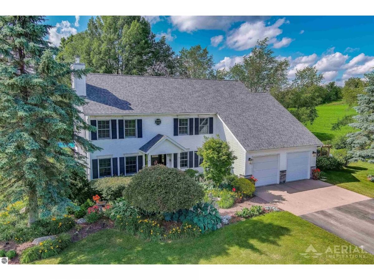 Picture of Home For Sale in West Branch, Michigan, United States