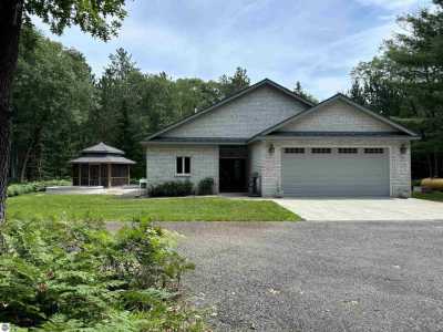 Home For Sale in East Tawas, Michigan