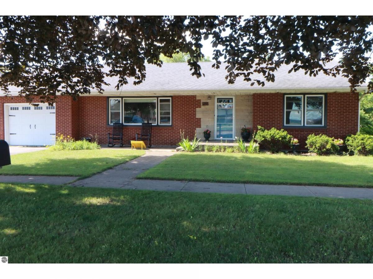 Picture of Home For Sale in East Tawas, Michigan, United States