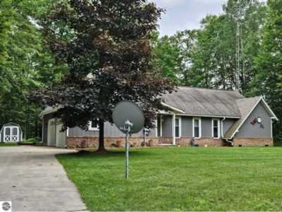 Home For Sale in Oscoda, Michigan