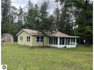 Home For Sale in Roscommon, Michigan