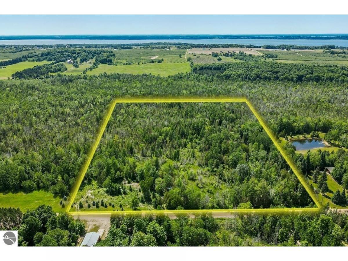 Picture of Residential Land For Sale in Williamsburg, Michigan, United States