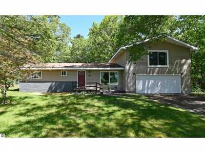 Home For Sale in Oscoda, Michigan