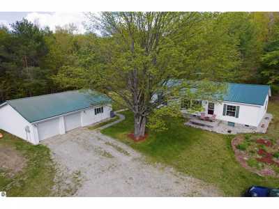 Home For Sale in Kalkaska, Michigan