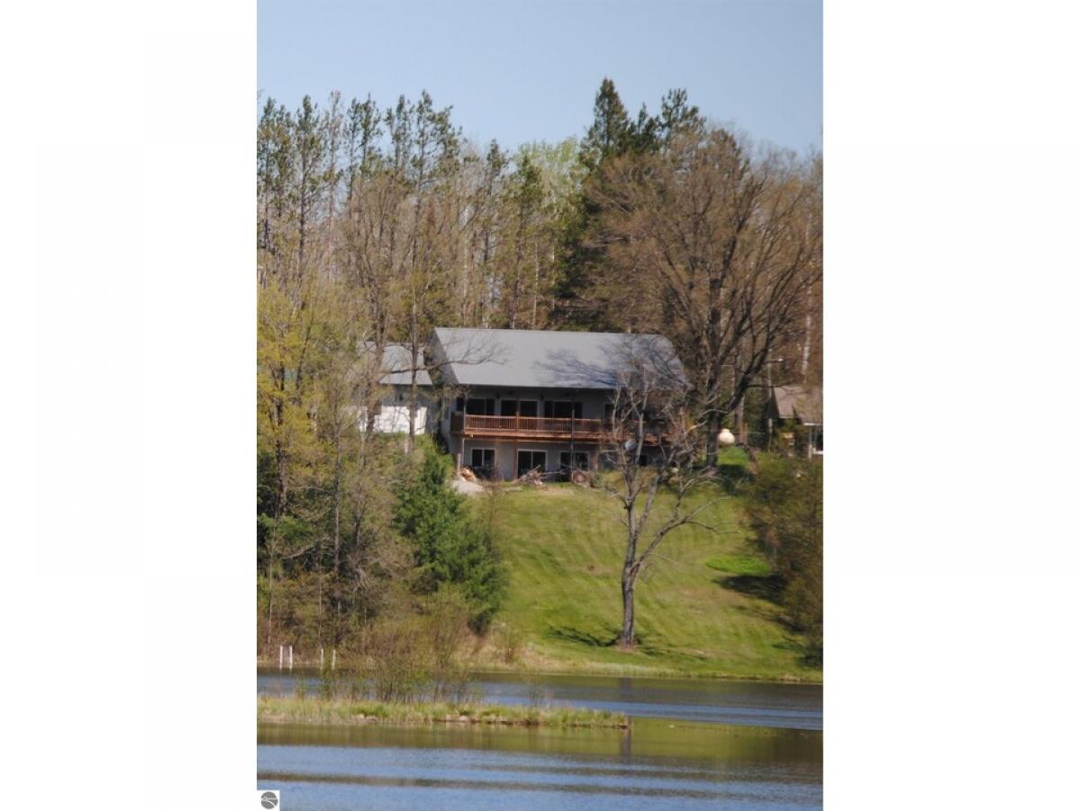 Picture of Home For Sale in Mio, Michigan, United States