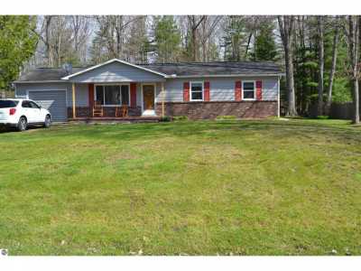 Home For Sale in Oscoda, Michigan