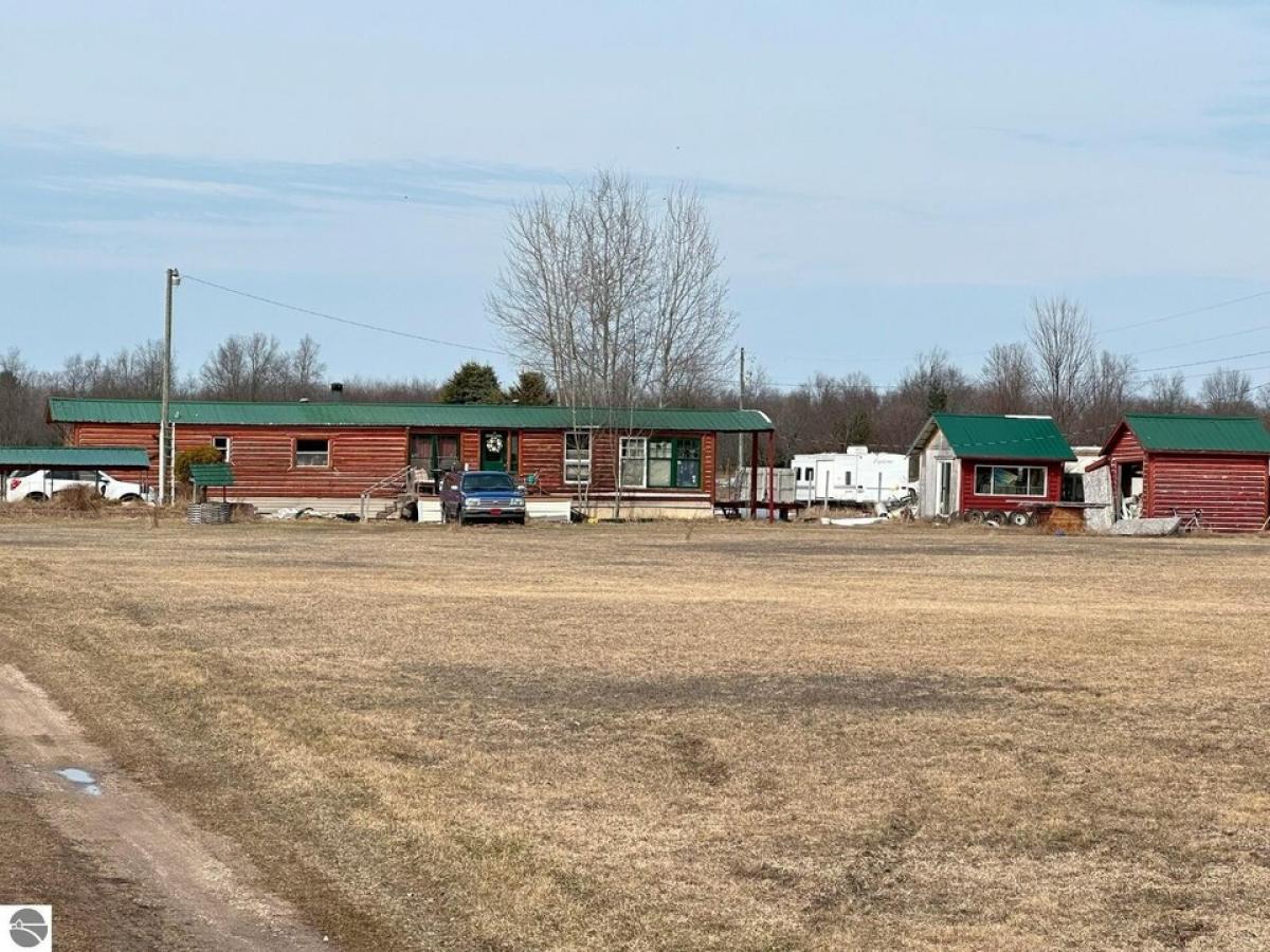 Picture of Home For Sale in Pellston, Michigan, United States