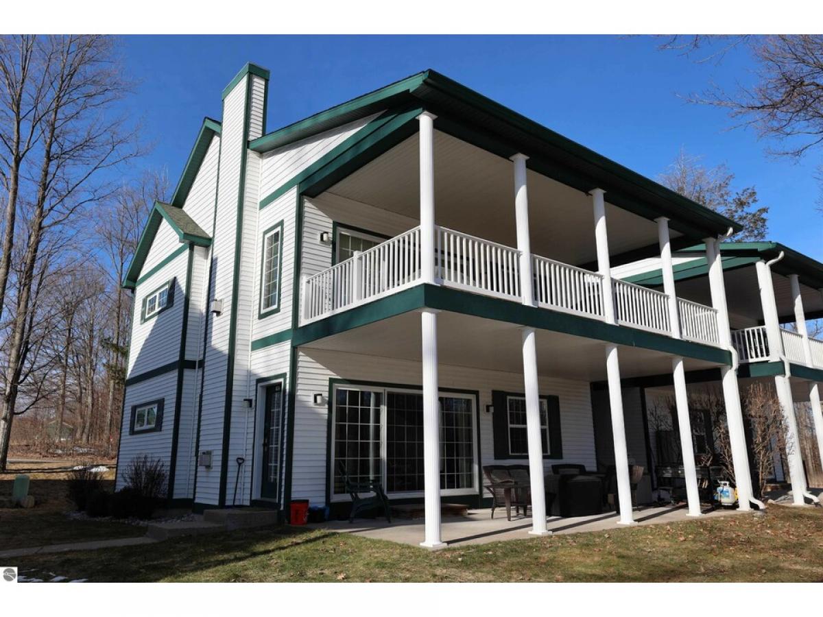 Picture of Home For Sale in Bellaire, Michigan, United States