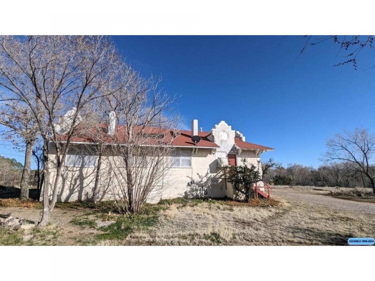 Picture of Home For Sale in Silver City, New Mexico, United States