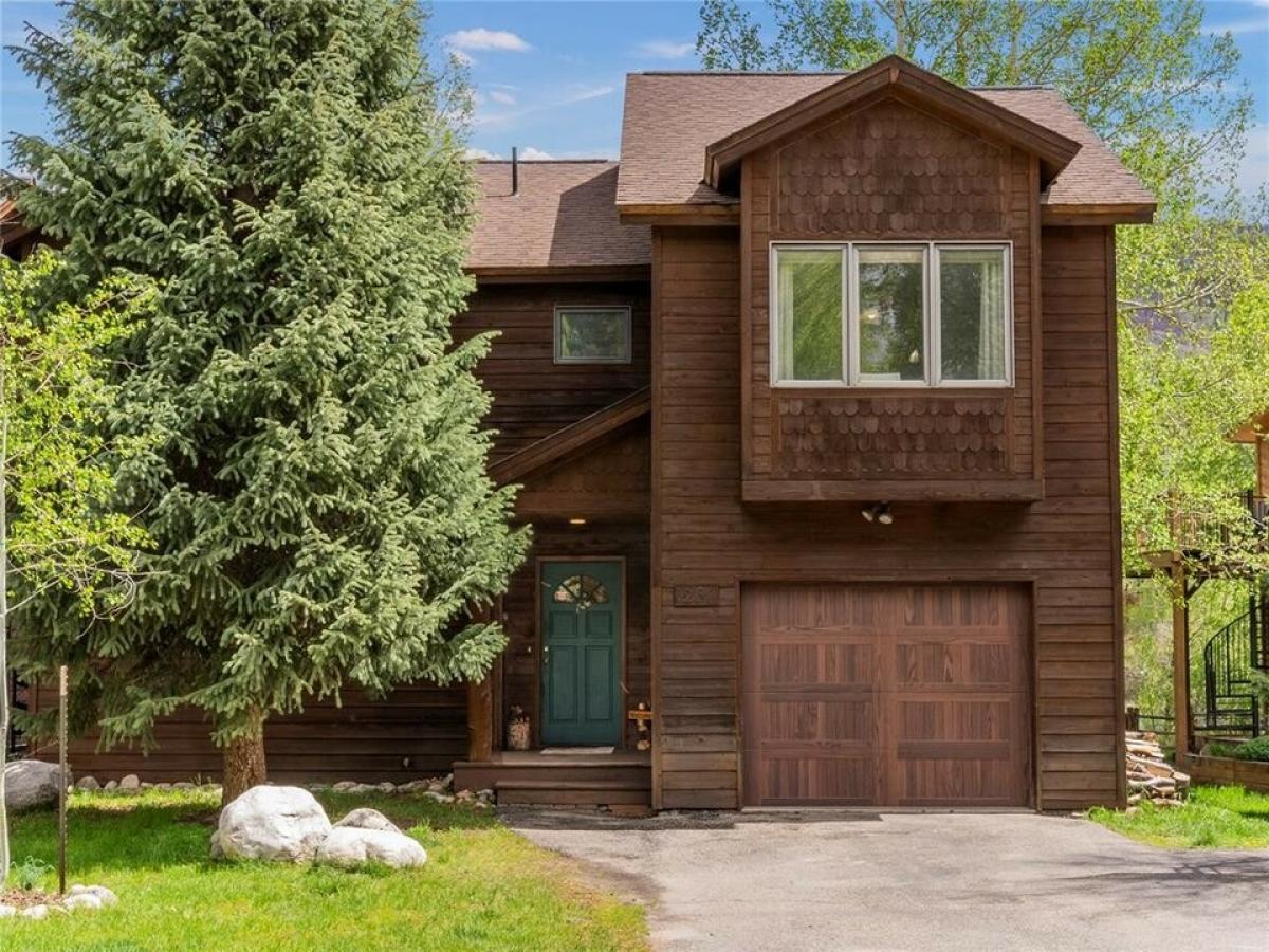 Picture of Home For Sale in Silverthorne, Colorado, United States