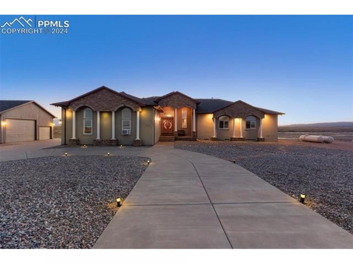 Picture of Home For Sale in Pueblo West, Colorado, United States