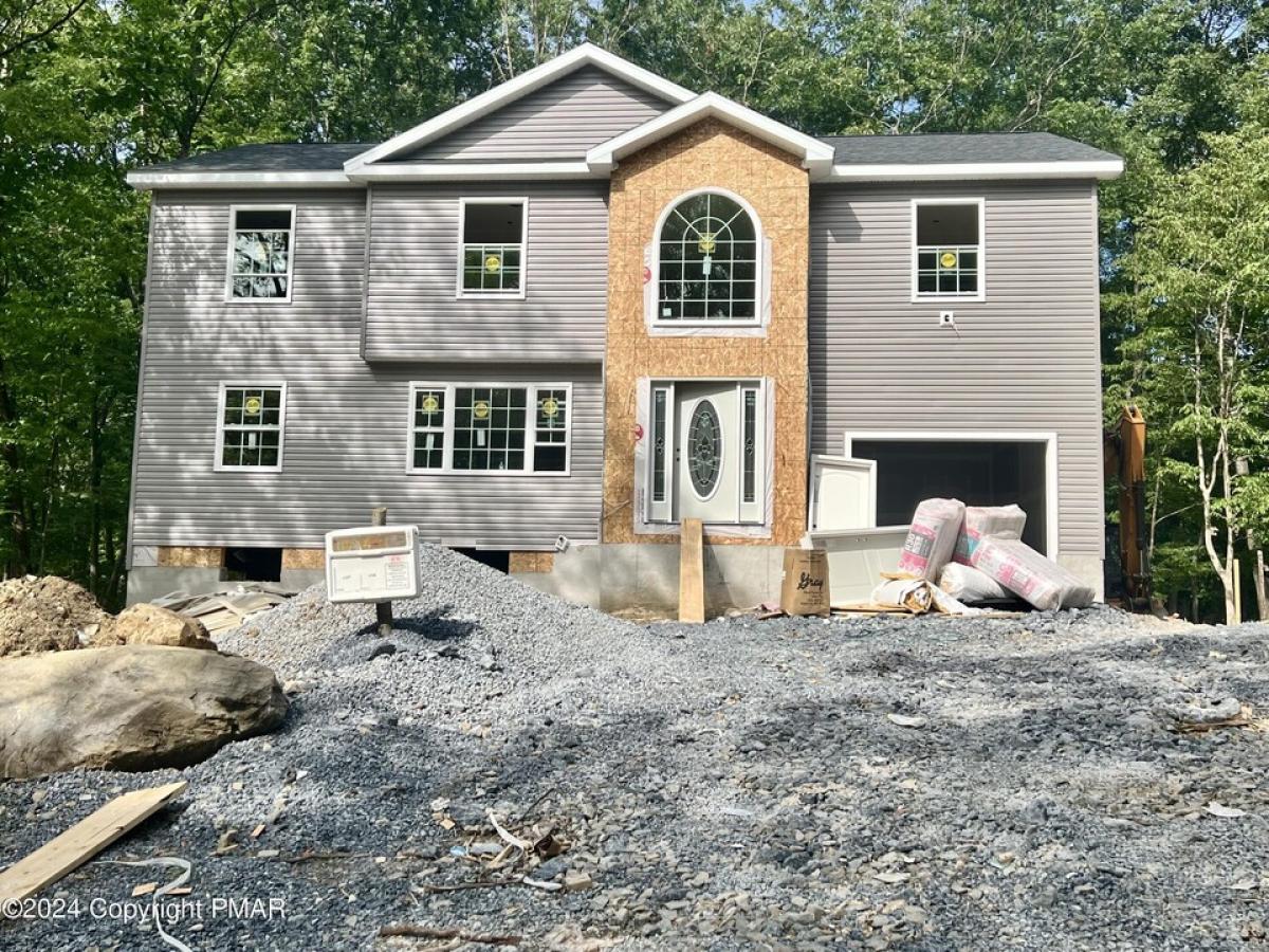 Picture of Home For Sale in East Stroudsburg, Pennsylvania, United States