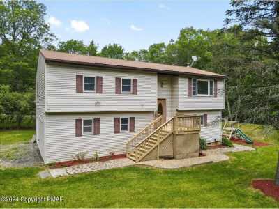 Home For Sale in East Stroudsburg, Pennsylvania