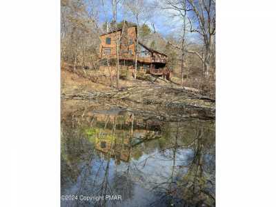 Home For Sale in Bushkill, Pennsylvania