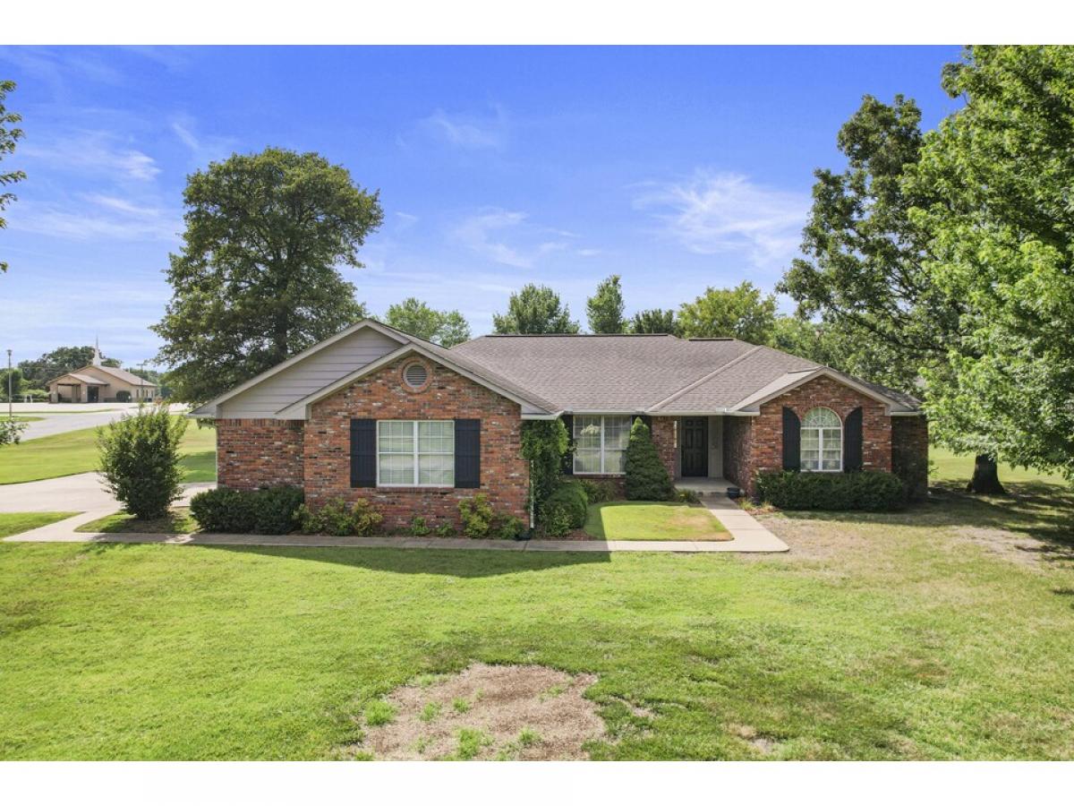 Picture of Home For Sale in Grove, Oklahoma, United States